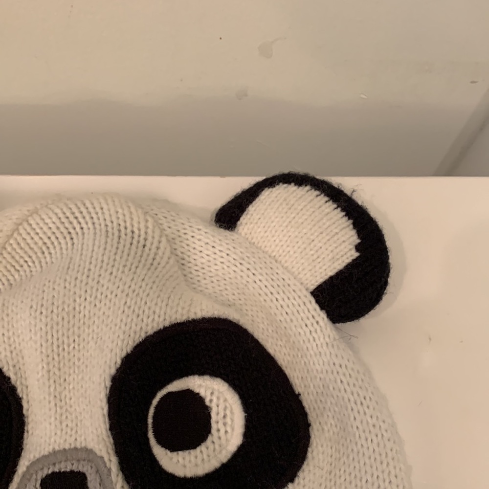 Crazy hat! - Picture 4 of 5